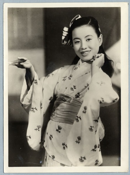 古写真 ブロマイド 美空ひばり 絵葉書サイズ等 4枚 : カミモノネット